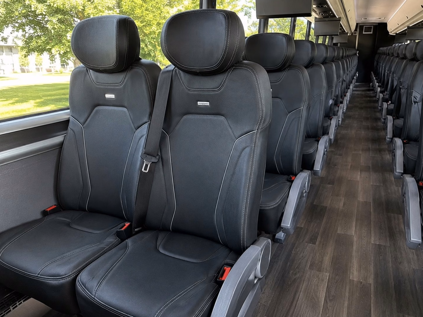 guest shuttle service between reading hotels and wedding venues in berks county